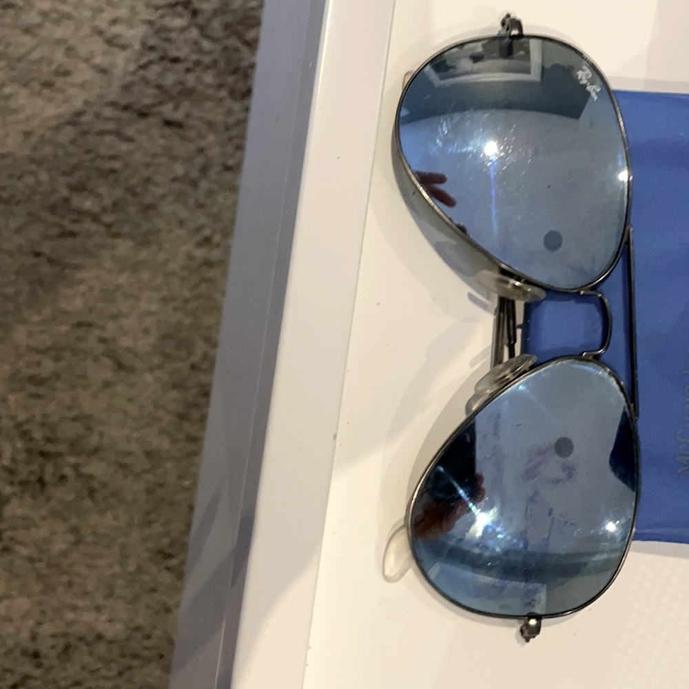 Rayban Aviator Sunglasses and case.